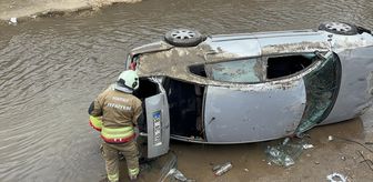 Hatay'da kanala devrilen otomobildeki anne ve bebeği yaralandı