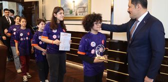 Hatay Valisi Mustafa Masatlı, Dünya Robot Yarışması'na katılacak öğrencileri ağırladı