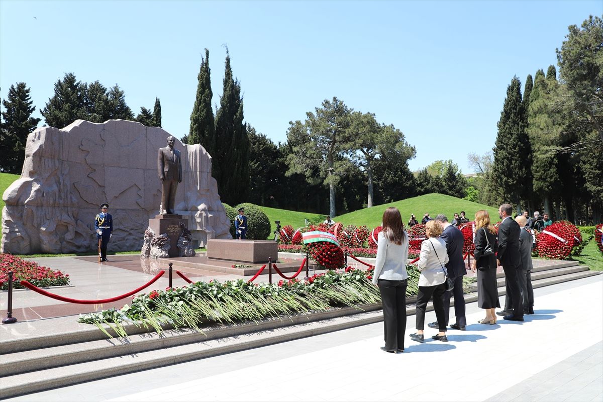 Haydar Aliyev, doğumunun 103. yılında anıldı