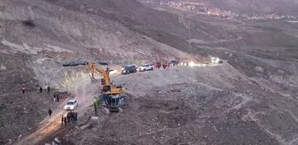 Heyelan nedeniyle kapanan Hakkari-Van kara yolunda ulaşım alternatif yoldan sağlanmaya başladı