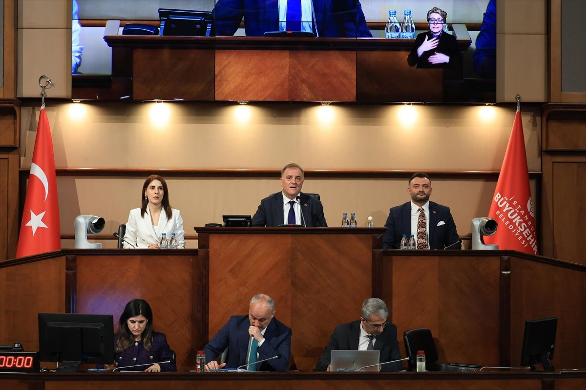 İBB Meclisi'nde katip üye seçiminde mühürsüz pusula tartışması