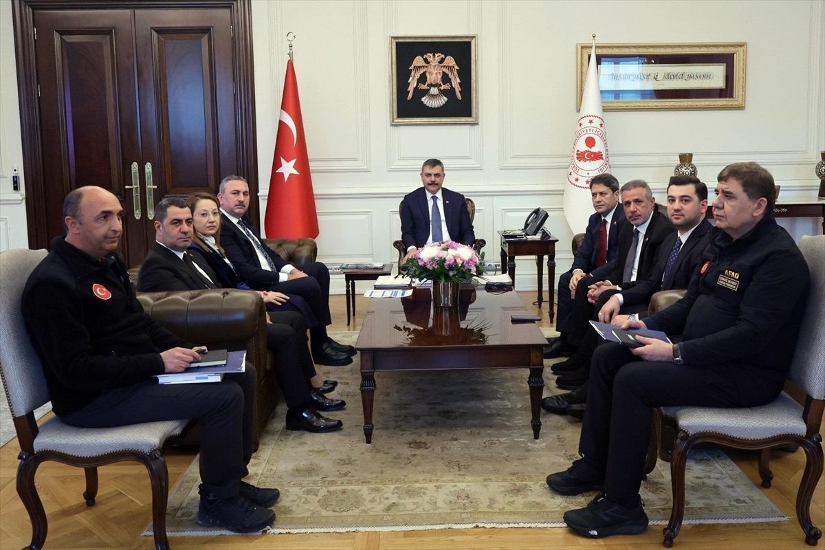İçişleri Bakanı Çiftçi, AK Parti Grup Başkanvekili Gül ile bir araya geldi