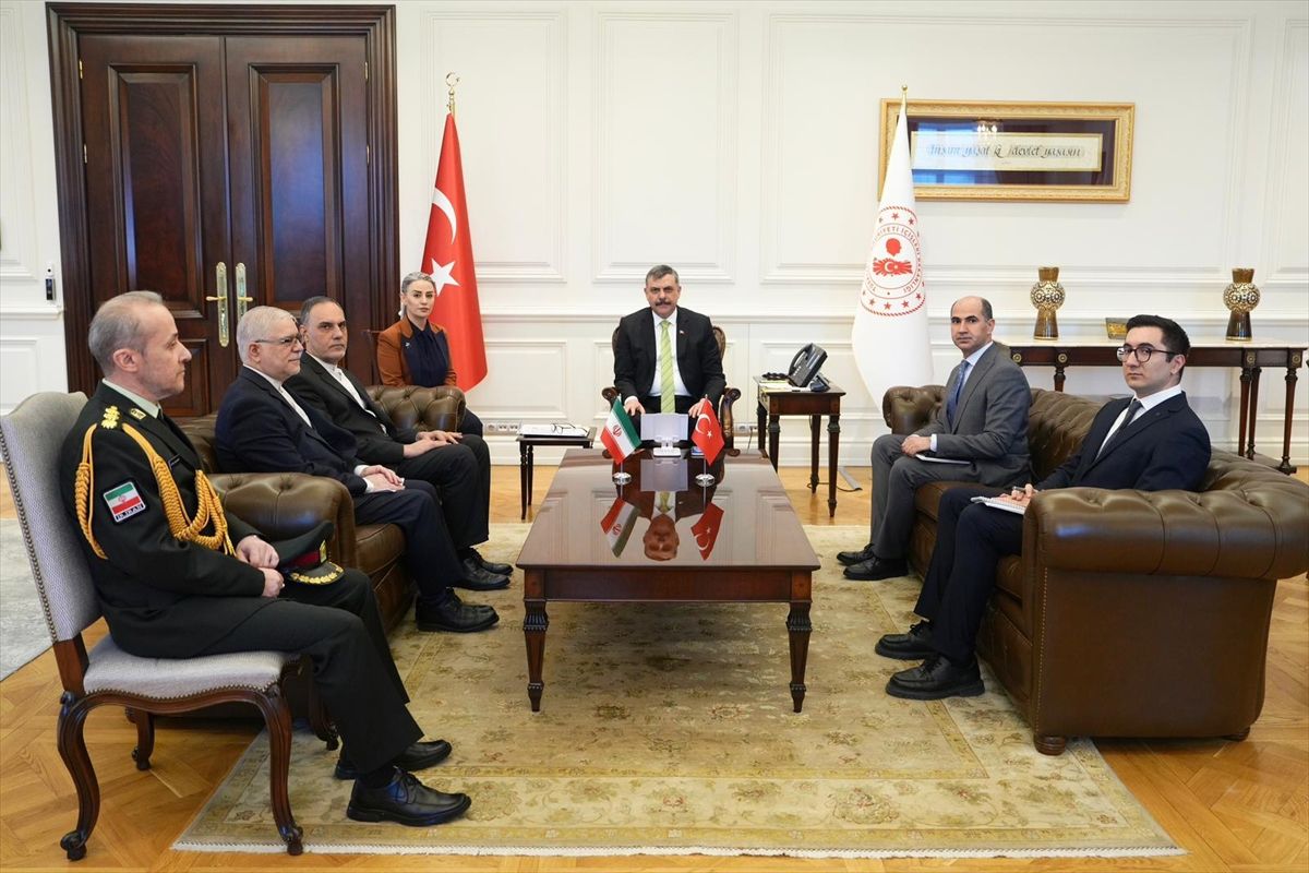 İçişleri Bakanı Çiftçi, İran'ın Ankara Büyükelçisi Habibullahzade'yi kabul etti