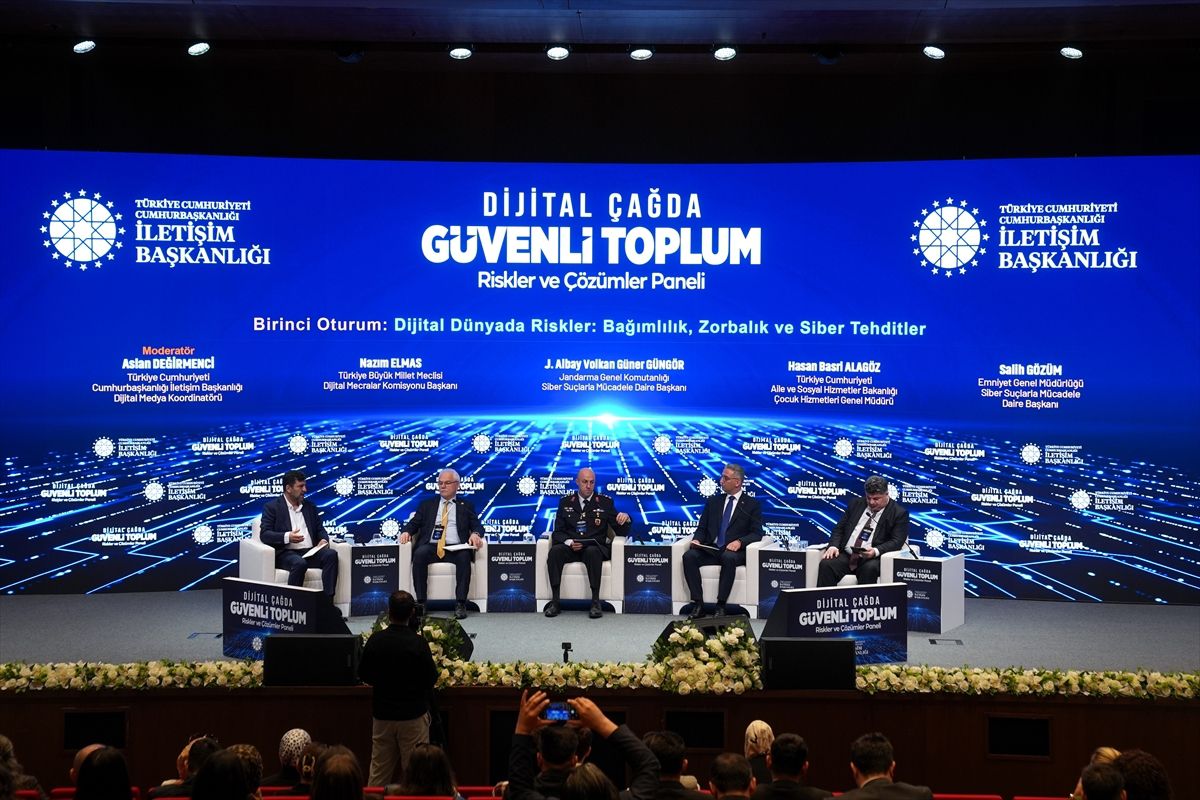 İletişim Başkanlığının düzenlediği panelde dijital dünyanın riskleri ele alındı