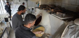 Irak'ın Süleymaniye kentindeki fırıncılar yakıt krizinden dolayı geleneksel yönteme döndü
