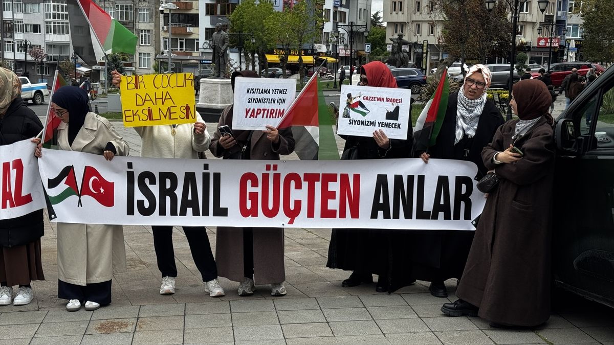 İsrail'in Küresel Sumud Filosu'na saldırısı Trakya'da protesto edildi