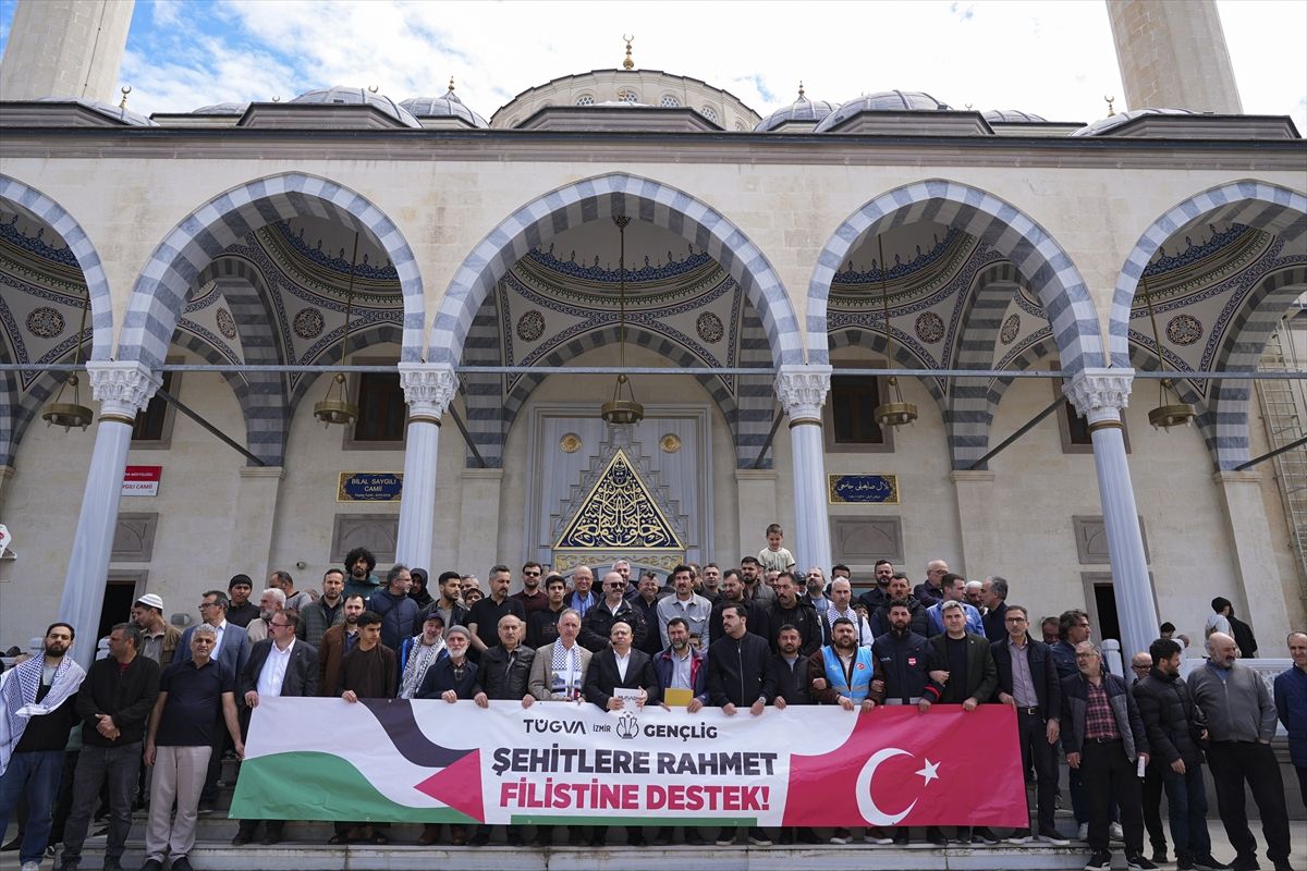 İsrail ordusunun Küresel Sumud Filosu'na saldırısı İzmir ve Aydın'da protesto edildi