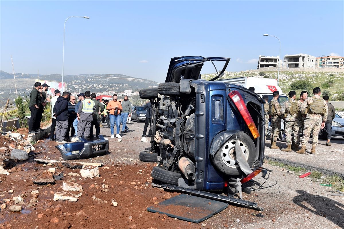 İsrail ordusunun Lübnan'da bir aracı hedef aldığı saldırıda 1 kadın hayatını kaybetti