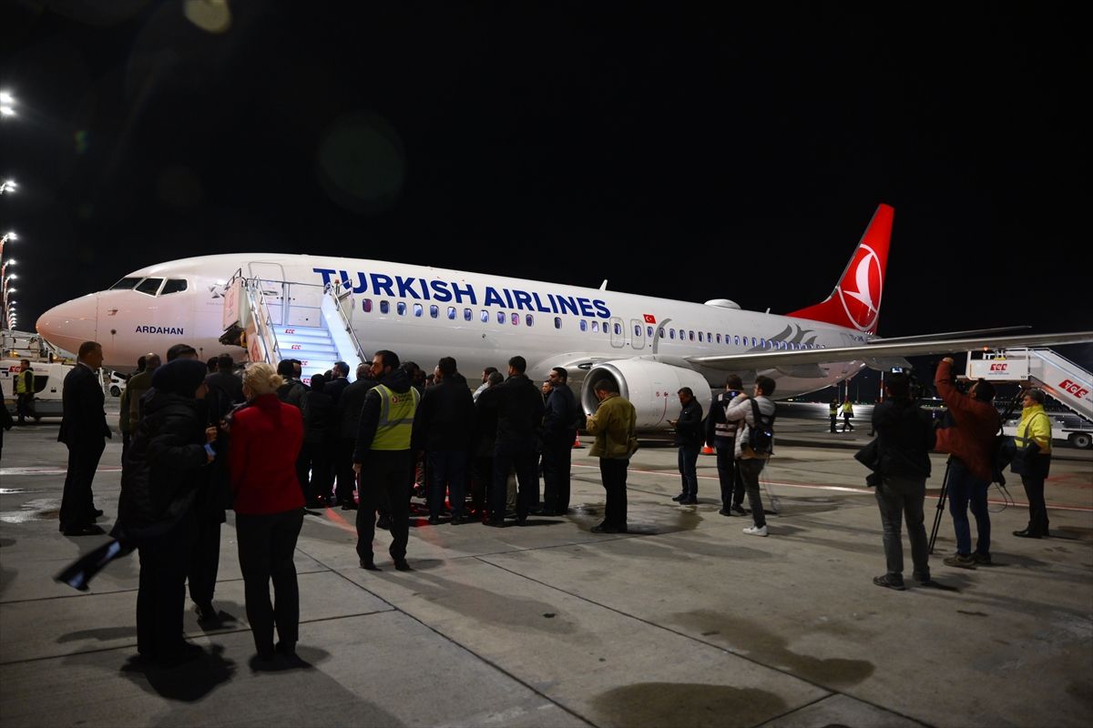 İsrail saldırısında alıkonulan Küresel Sumud Filosu aktivistleri Türkiye'ye getirildi