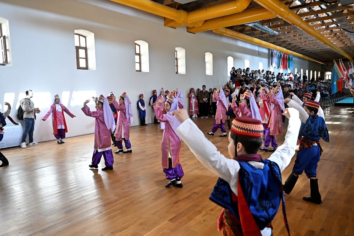 İstanbul'da "Türk Dünyası Çocuk Oyunları Şenliği" düzenlendi