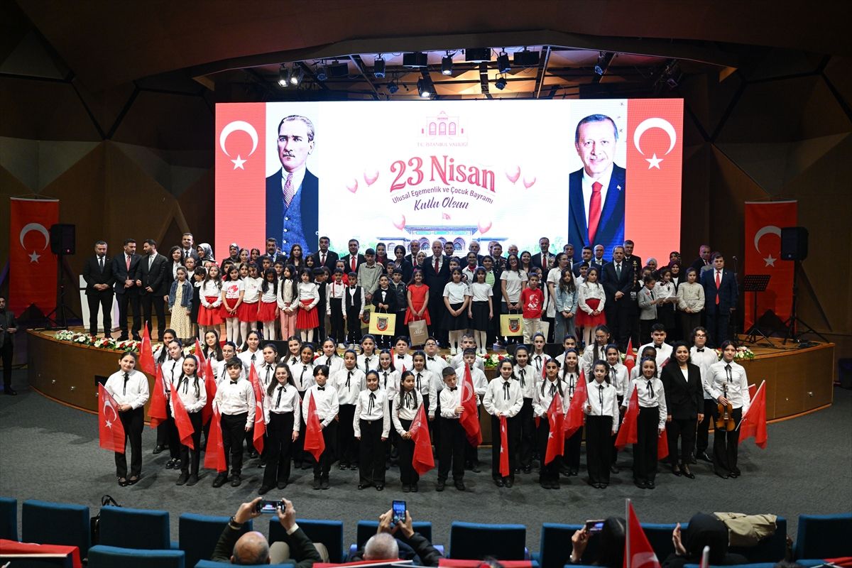 İstanbul Valiliği ile İl Milli Eğitim Müdürlüğünce 23 Nisan etkinliği yapıldı