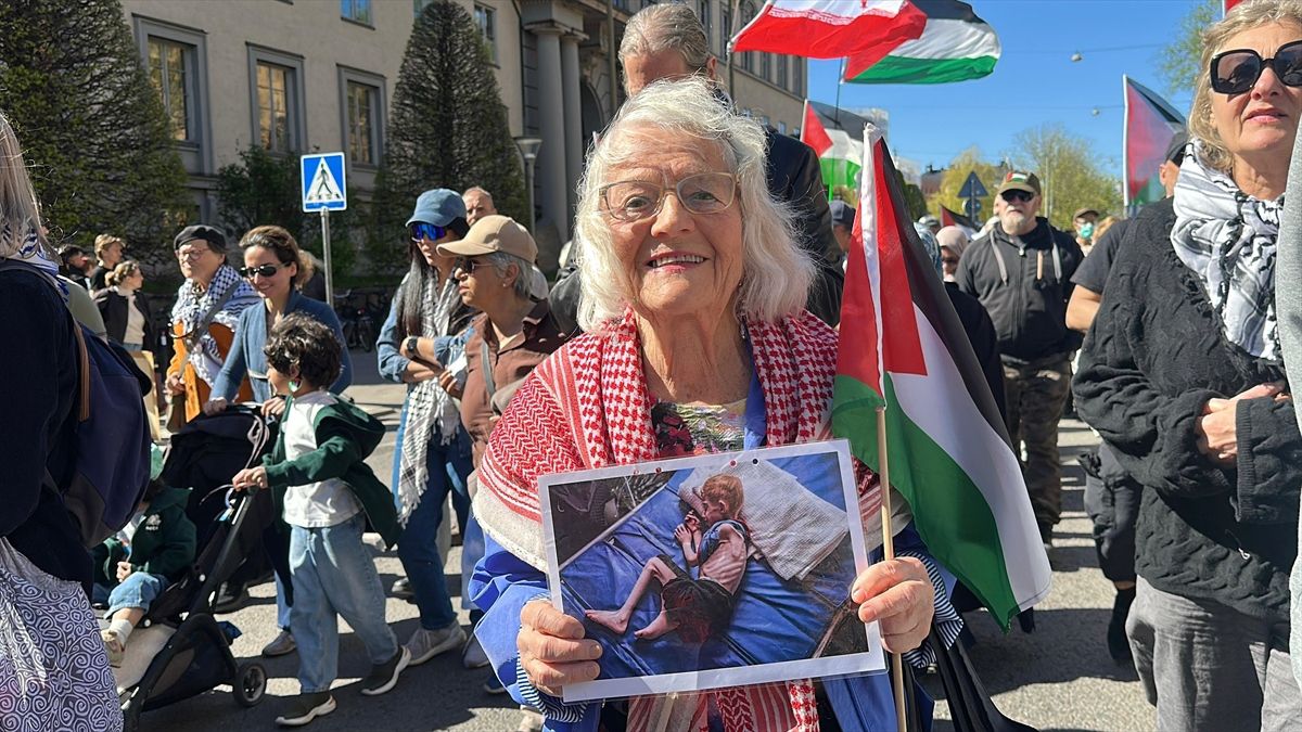 İsveç'te yüzlerce kişi İsrail'in Gazze ve Lübnan saldırılarını protesto etti