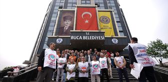 İzmir'de 2 belediyenin memurları ödenmeyen alacakları için iş bıraktı