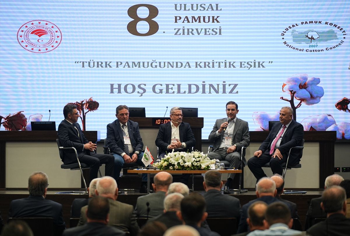 İzmir'de 8. Ulusal Pamuk Zirvesi düzenlendi
