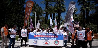 İzmir'de belediyelerde çalışan memurlar CHP İl Başkanlığına yürüdü