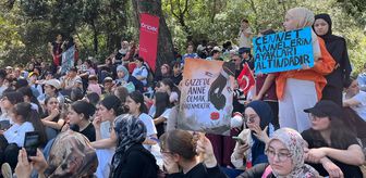 İzmir'de Gazzeli anneler için yürüyüş yapıldı