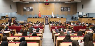 İzmir'de lise öğrencileri meclis deneyimi yaşadı