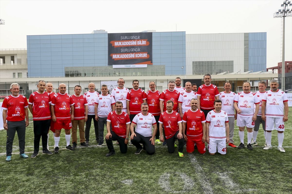 İzmir'de TÜGVA GençLig Liseler Arası Futbol Turnuvası başladı