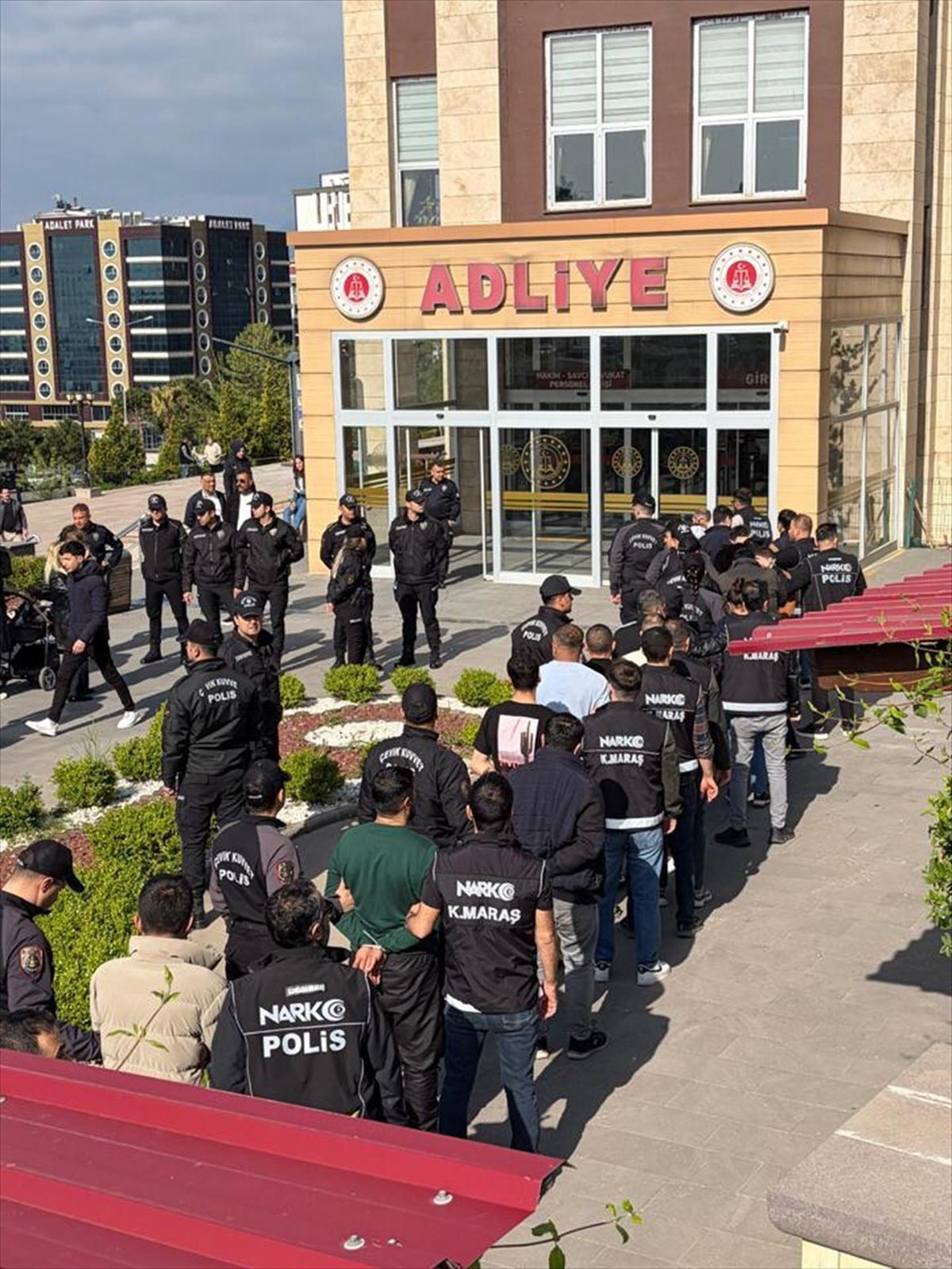 Kahramanmaraş merkezli uyuşturucu operasyonunda 45 zanlı tutuklandı