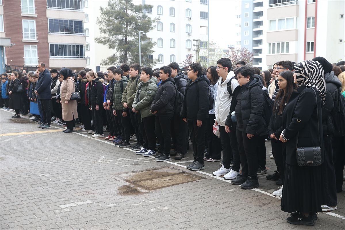 Kahramanmaraş'ta okul saldırısında hayatını kaybeden öğretmen ile öğrenciler anıldı