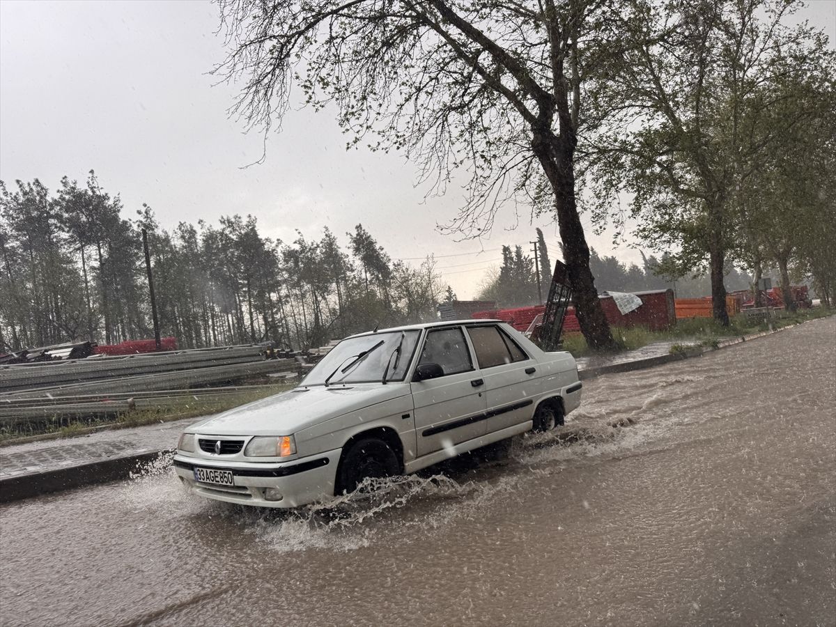 Kahramanmaraş'ta sağanak hayatı olumsuz etkiliyor