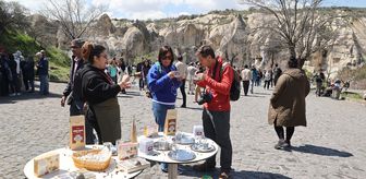 Kapadokya'da turistlere Türk kahvesi ile lokum ikram edildi