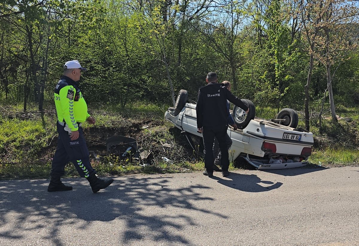 Karabük'te devrilen otomobilin sürücüsü yaralandı