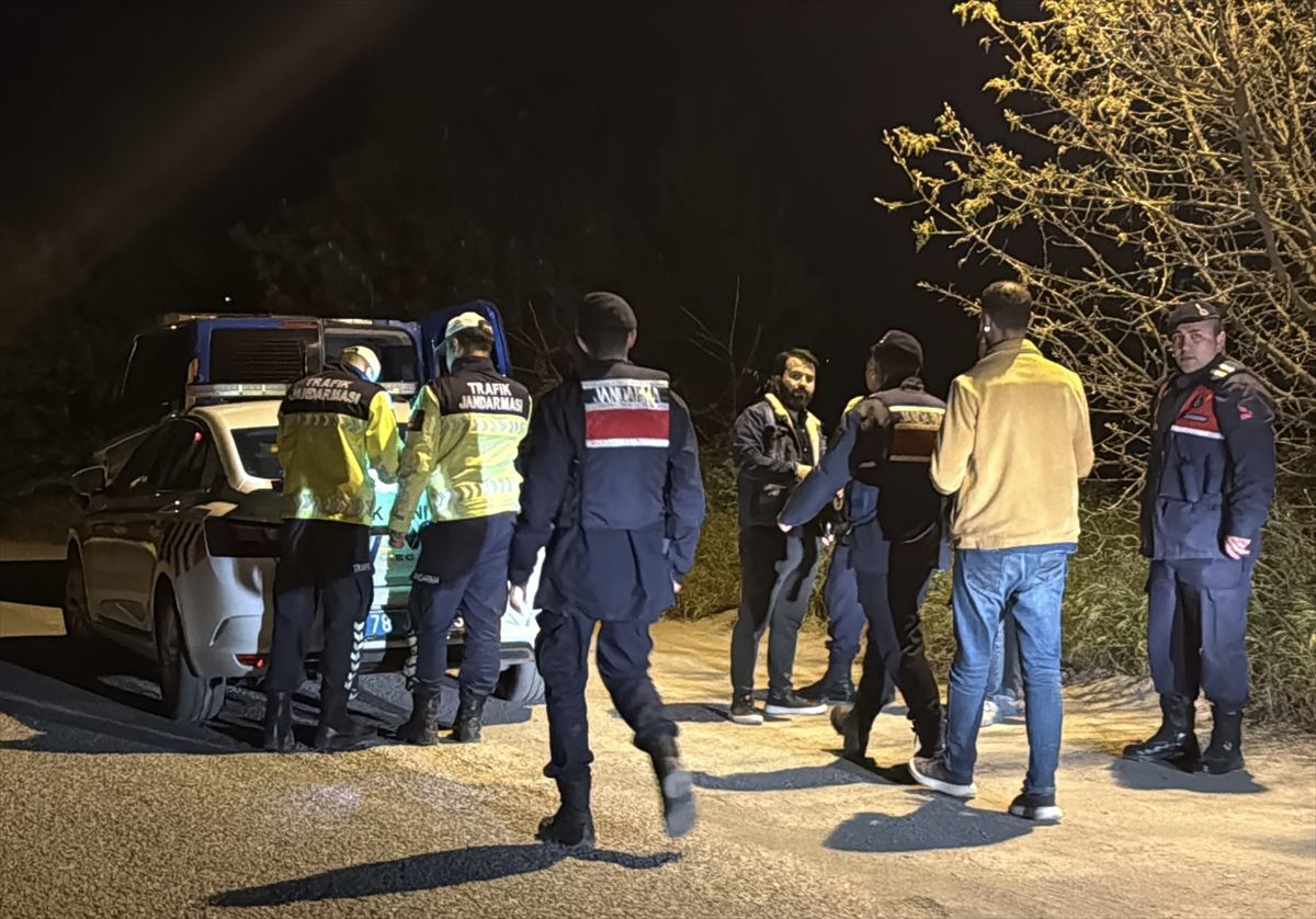 Karabük'te jandarmanın 'dur' ihtarına uymayan sürücü kovalamacayla yakalandı