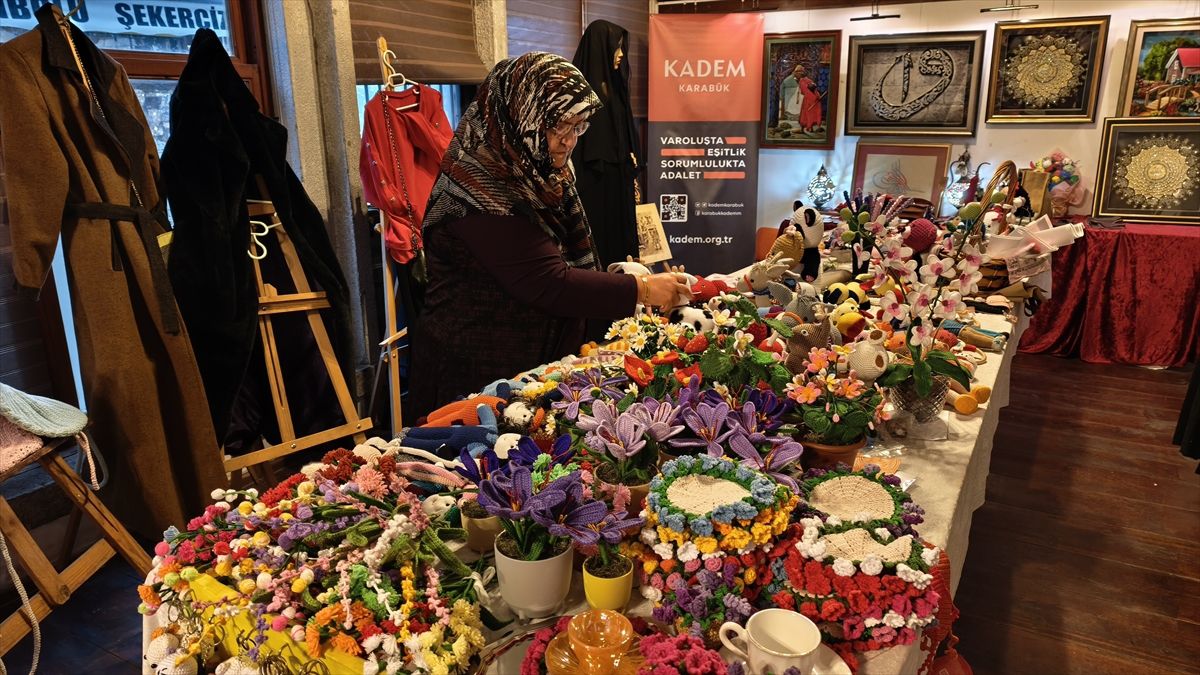 Karabük'te KADEM gönüllüsü kadınlar el emeği ürünlerini sergiledi