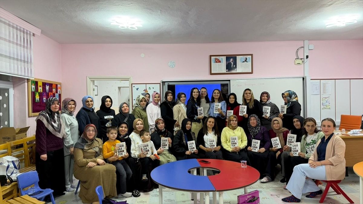 Kargı'da velilere yönelik 'Bir Tema Bir Kitap' projesi uygulandı