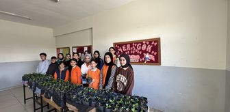 Karlıova'da öğrencilerden eTwinning Projesi kapsamında doğaya katkı