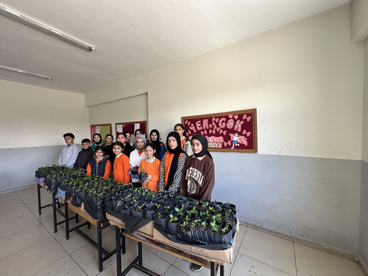 Karlıova'da öğrencilerden eTwinning Projesi kapsamında doğaya katkı