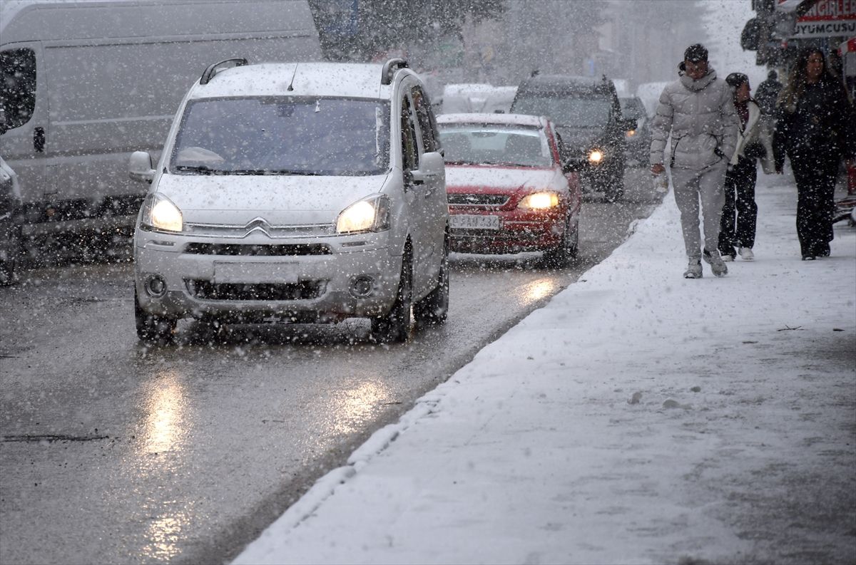 Kars'ta kar yağışı etkili oldu