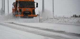 Kars ve Ardahan'da kar nedeniyle 38 köy yolu ulaşıma kapandı