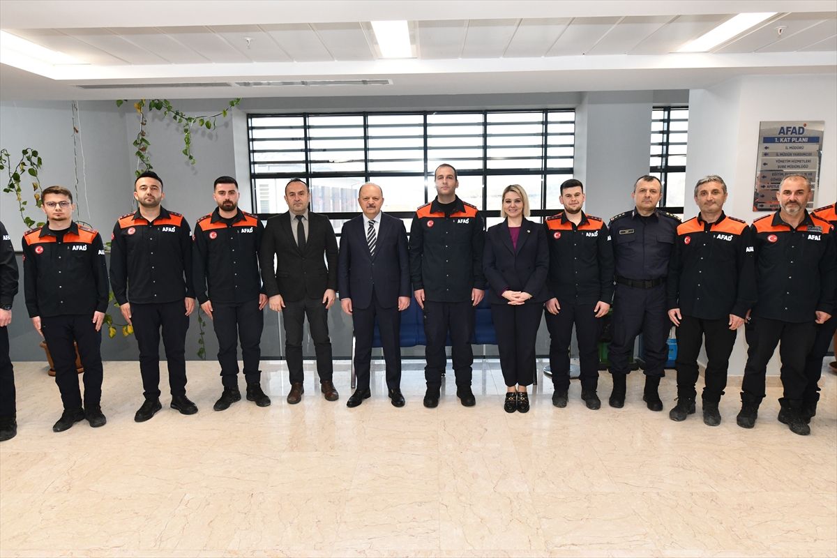 Kastamonu'da AFAD personeline rütbe ve bröveleri takıldı