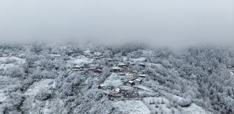 Kastamonu'da baharda yağan kar Ilgaz Dağı'nı beyaza bürüdü