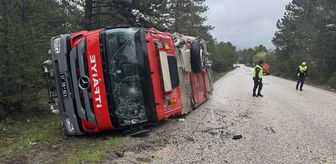 Kastamonu'da devrilen itfaiye aracındaki 3 itfaiye eri yaralandı