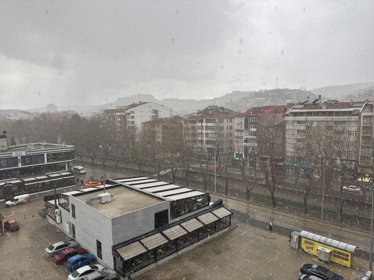 Kastamonu'da kar etkili oluyor