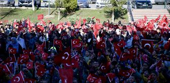 Kastamonu'da öğrenciler okullara Türk bayraklarıyla geldi