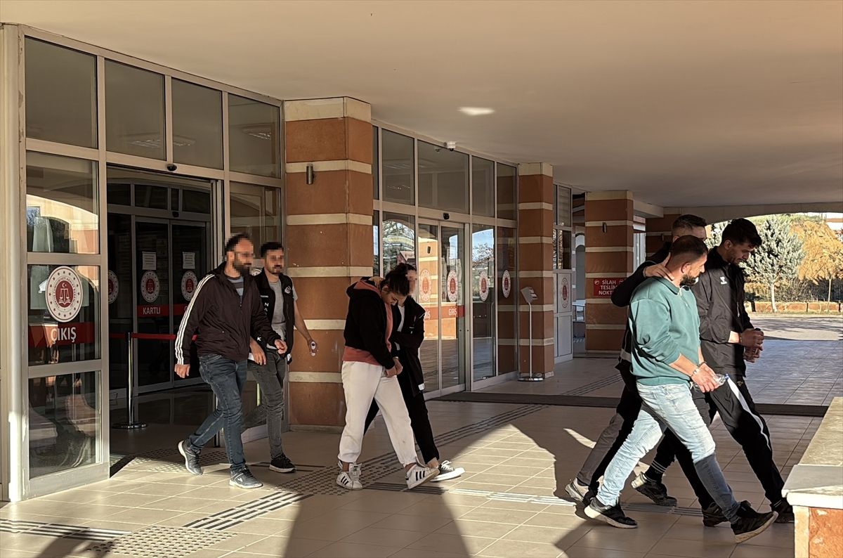 Kastamonu'da uyuşturucu operasyonlarında yakalanan 3 şüpheli tutuklandı