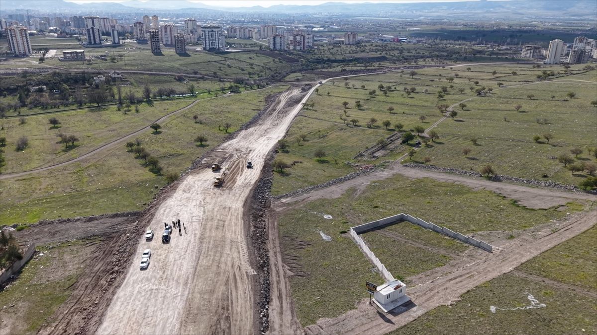 Kayseri Büyükşehir Belediye Başkanı Büyükkılıç, yeni imar yolunda incelemelerde bulundu