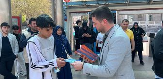 Kayseri Büyükşehir Belediyesi ekipleri, vatandaşlara 'KBB Trafik' uygulamasını tanıttı