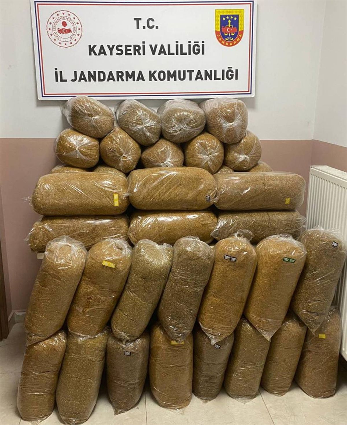 Kayseri'de 400 kilogram kaçak tütün ele geçirildi