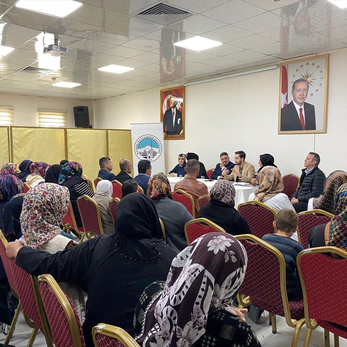 Kayseri'de aileler, çocukların güvenliği ve sağlıklı gelişimi konusunda bilinçlendirildi