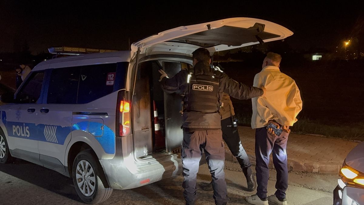 Kayseri'de polisten kaçan alkollü sürücü kaza yapınca yakalandı