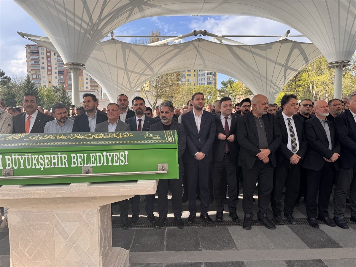Kayseri Gazeteciler Cemiyeti Başkanı Kösedağ'ın annesi son yolculuğuna uğurlandı