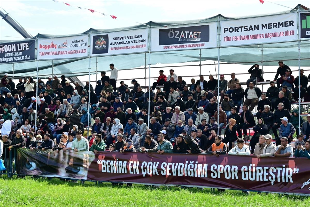 Kepez Belediyesi Yağlı Güreşleri'nde başpehlivanlığı Enes Doğan kazandı