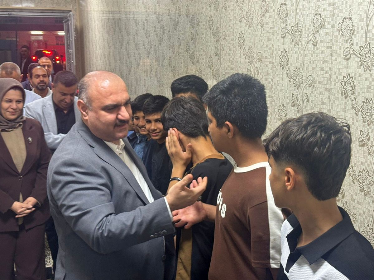 Kerkük Valisi Ağa, 23 Nisan Çocuk Bayramı'nda çocuk esirgeme kurumunu ziyaret etti