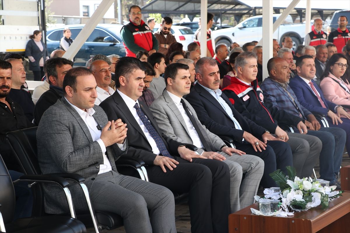 Kilis'te üreticilere 400 bin sebze fidesi ile üzüm şalı dağıtıldı