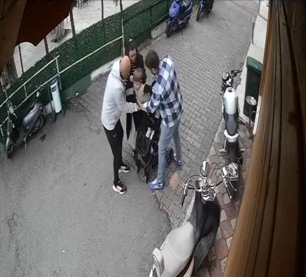 Kırklareli'nde boğulma tehlikesi geçiren çocuk Heimlich manevrasıyla kurtarıldı